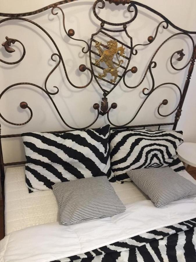 Old Town English Park Residence Craiova Ngoại thất bức ảnh